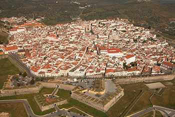 Eleitos aprovaram alterações à Estratégia Local de Habitação
